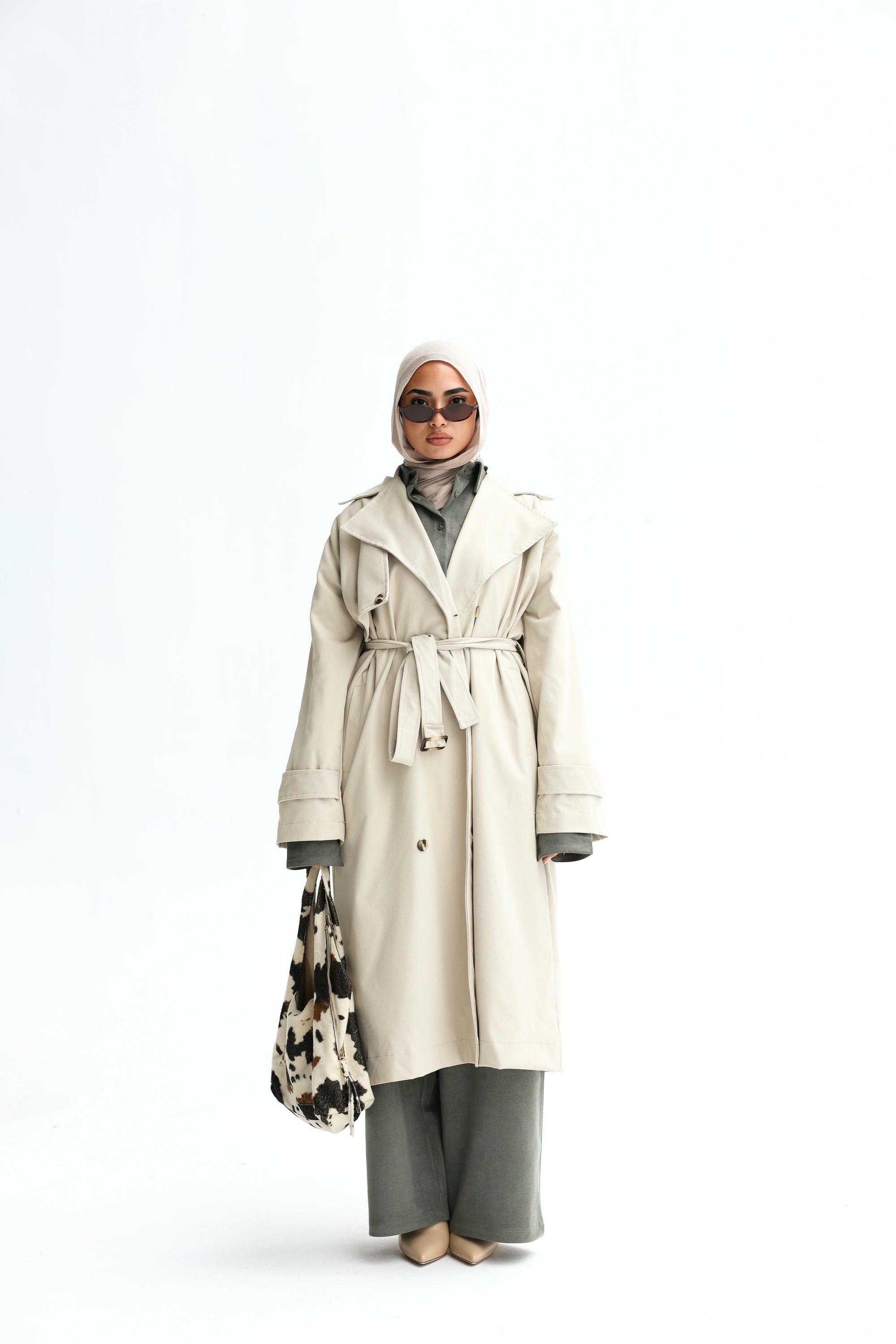 Trendy trench coat in beige