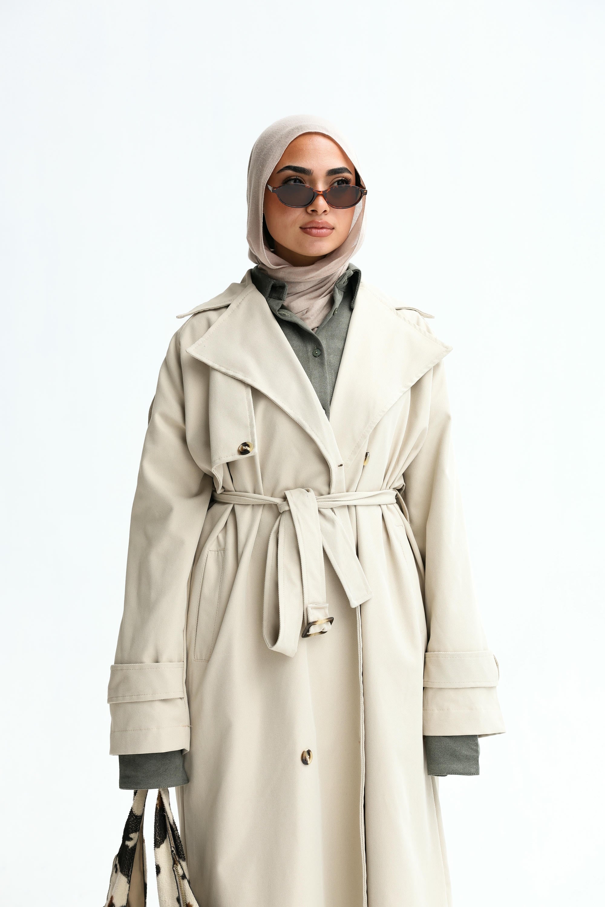 Trendy trench coat in beige